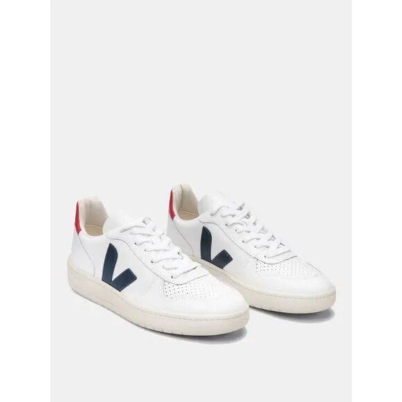Veja Shoes - Veja V-10 Sneaker, Size 6
